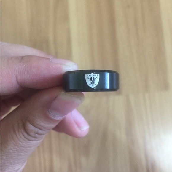 Oakland Raiders Ring - Picture 2 of 3